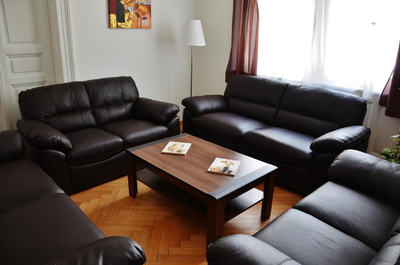 Apartment In The Heart Of Prag Exteriör bild