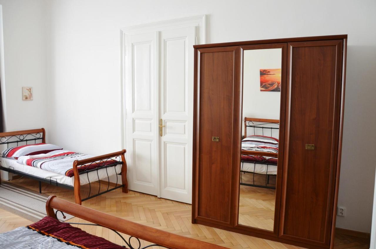 Apartment In The Heart Of Prag Exteriör bild