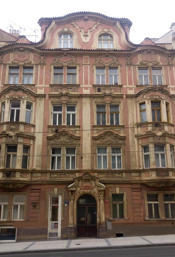 Apartment In The Heart Of Prag Exteriör bild
